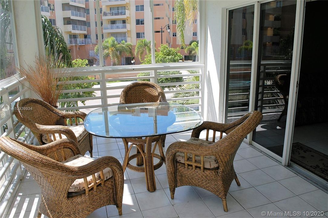 Recently Sold: $339,000 (2 beds, 2 baths, 2054 Square Feet)