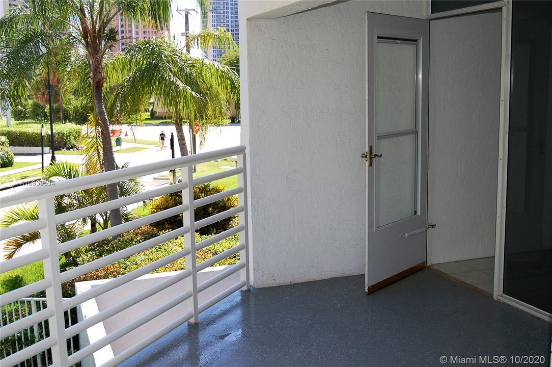 Recently Sold: $339,000 (2 beds, 2 baths, 2054 Square Feet)