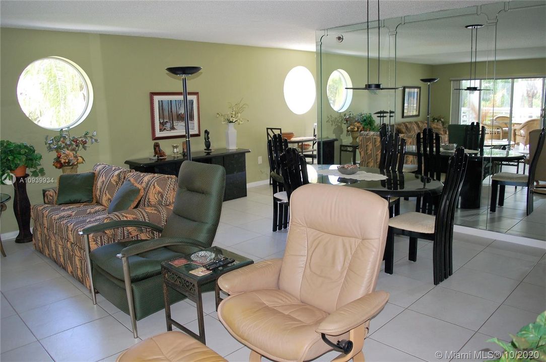 Recently Sold: $339,000 (2 beds, 2 baths, 2054 Square Feet)