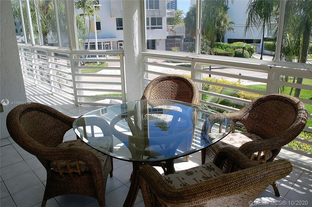 Recently Sold: $339,000 (2 beds, 2 baths, 2054 Square Feet)