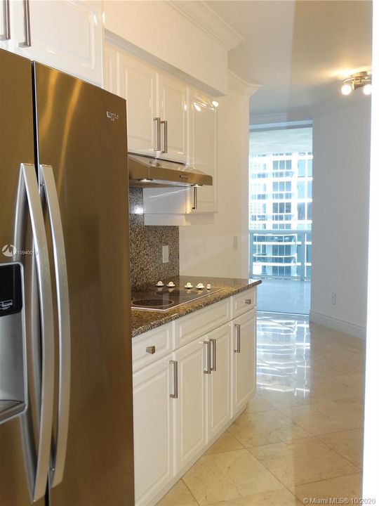 Recently Sold: $950,000 (2 beds, 2 baths, 1550 Square Feet)