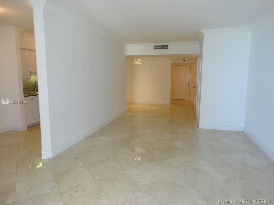 Recently Sold: $950,000 (2 beds, 2 baths, 1550 Square Feet)