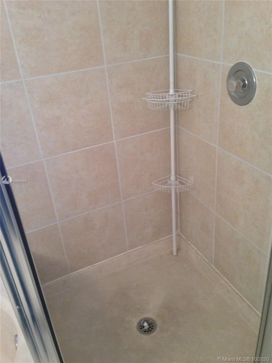 Recientemente alquilado: $2,700 (4 camas, 2 baños, 2238 Pies cuadrados)