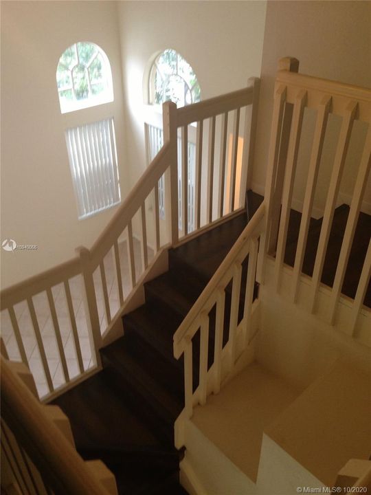 Recientemente alquilado: $2,700 (4 camas, 2 baños, 2238 Pies cuadrados)