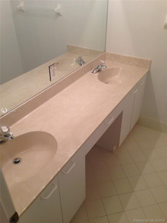 Recientemente alquilado: $2,700 (4 camas, 2 baños, 2238 Pies cuadrados)