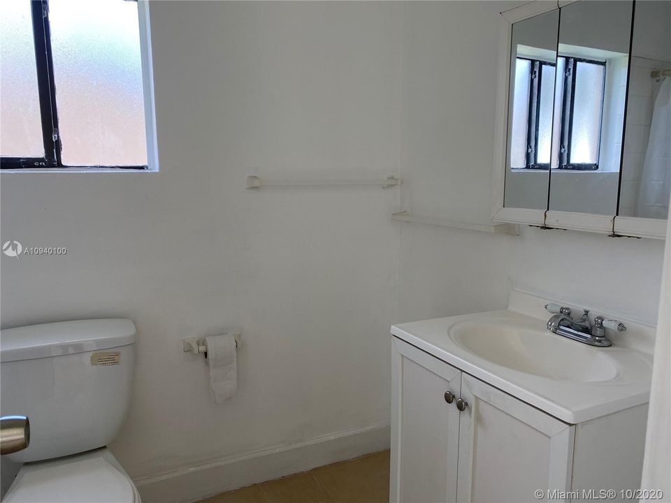 最近租的: $2,000 (3 贝兹, 2 浴室, 1394 平方英尺)