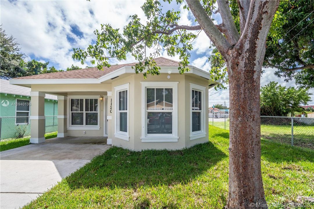 Recently Sold: $225,000 (3 beds, 2 baths, 1279 Square Feet)