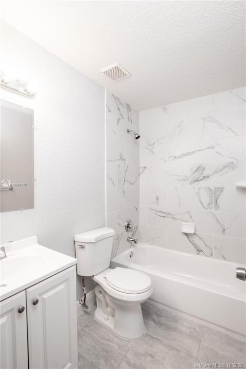 Recently Sold: $225,000 (3 beds, 2 baths, 1279 Square Feet)