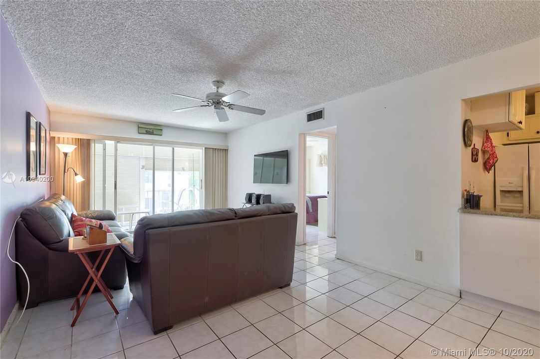 Vendido Recientemente: $129,900 (1 camas, 1 baños, 667 Pies cuadrados)