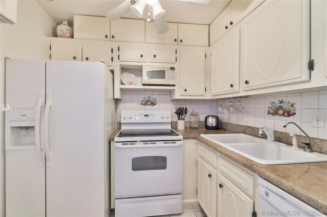 Vendido Recientemente: $129,900 (1 camas, 1 baños, 667 Pies cuadrados)