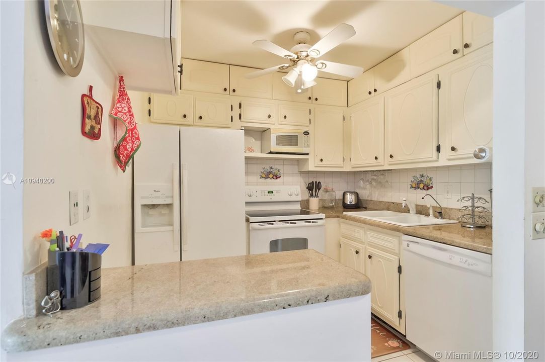 Vendido Recientemente: $129,900 (1 camas, 1 baños, 667 Pies cuadrados)