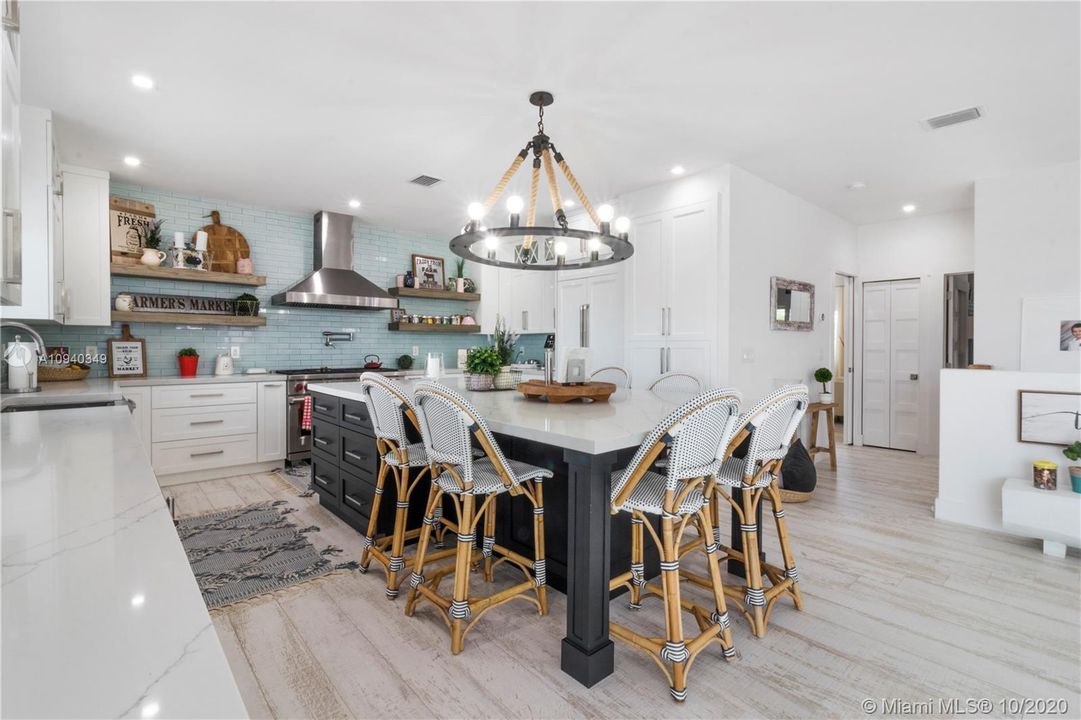 Recently Sold: $2,474,000 (4 beds, 3 baths, 2900 Square Feet)
