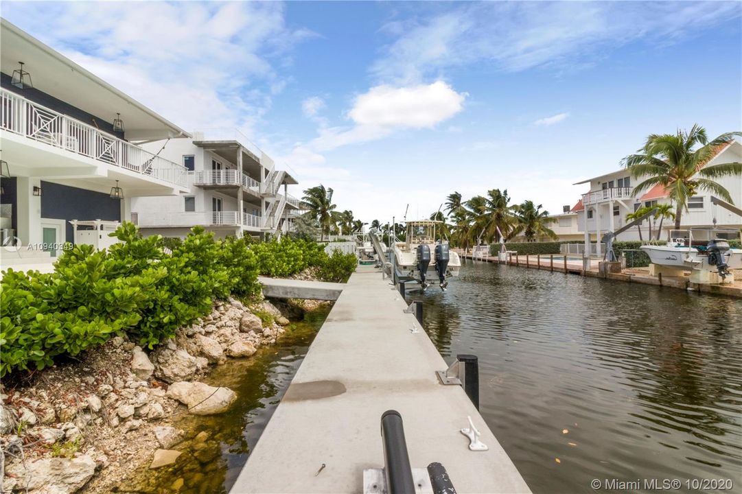 Recently Sold: $2,474,000 (4 beds, 3 baths, 2900 Square Feet)
