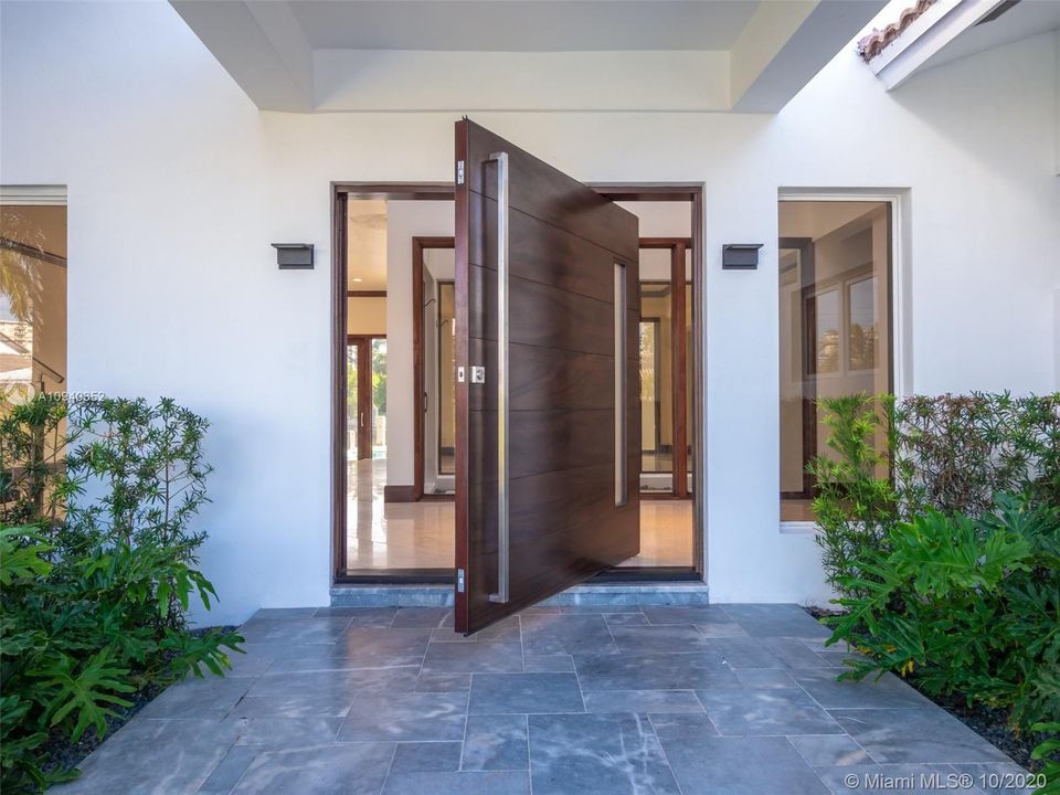 Recently Sold: $1,895,000 (4 beds, 4 baths, 3581 Square Feet)