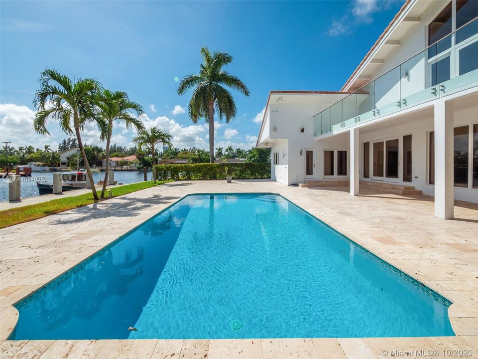 Recently Sold: $1,895,000 (4 beds, 4 baths, 3581 Square Feet)