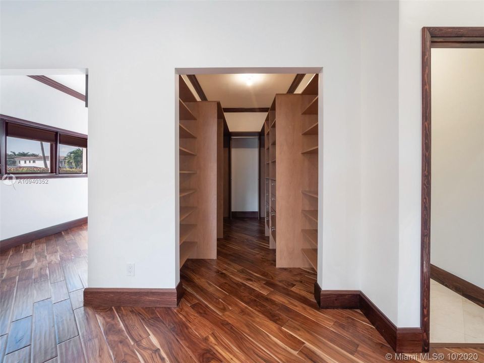 Recently Sold: $1,895,000 (4 beds, 4 baths, 3581 Square Feet)