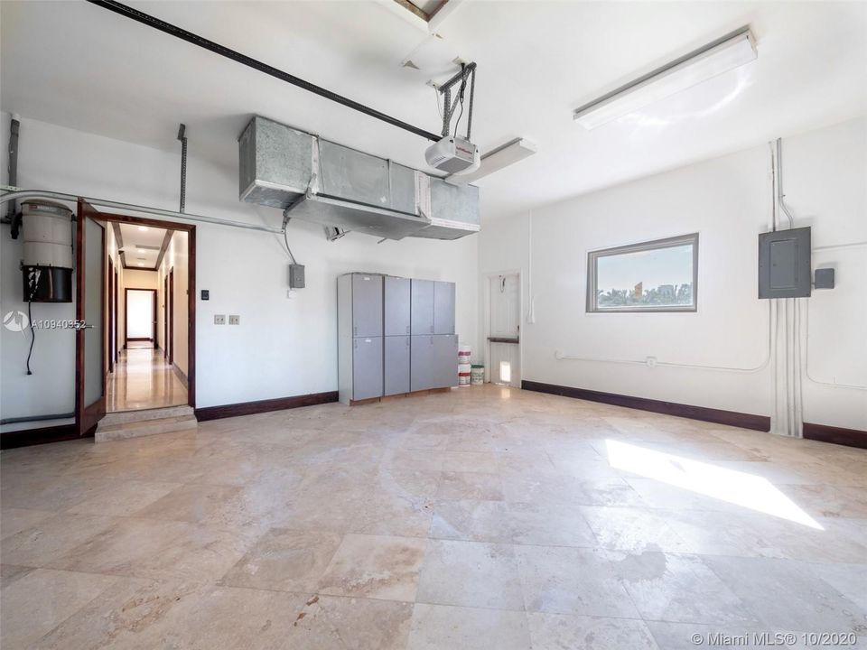 Recently Sold: $1,895,000 (4 beds, 4 baths, 3581 Square Feet)