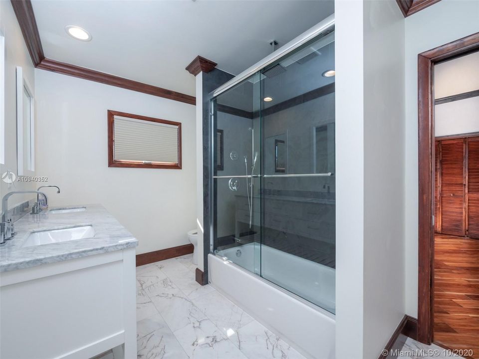 Recently Sold: $1,895,000 (4 beds, 4 baths, 3581 Square Feet)