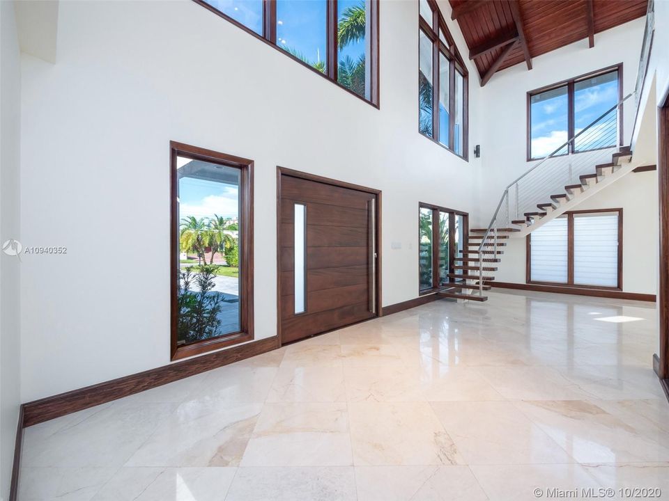 Recently Sold: $1,895,000 (4 beds, 4 baths, 3581 Square Feet)