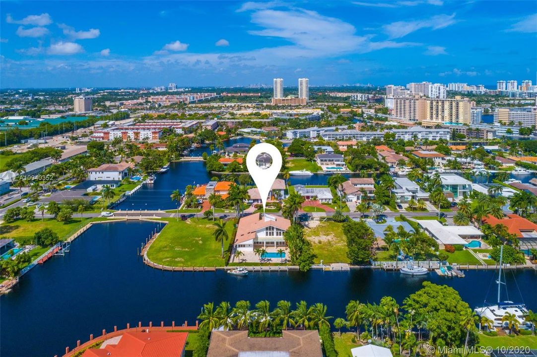 Recently Sold: $1,895,000 (4 beds, 4 baths, 3581 Square Feet)