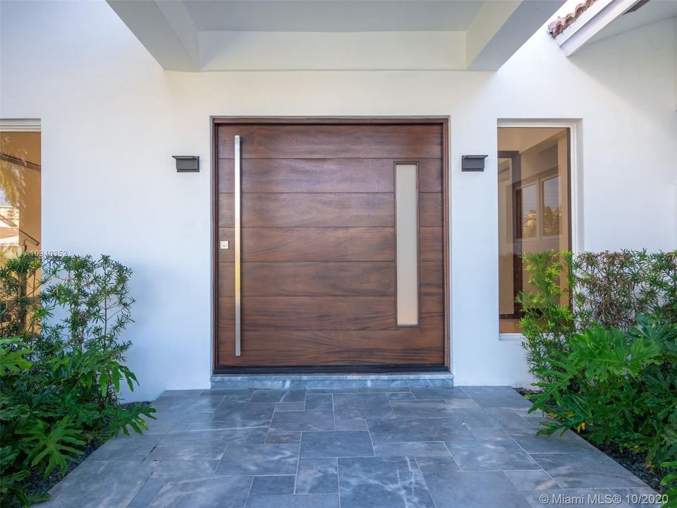 Recently Sold: $1,895,000 (4 beds, 4 baths, 3581 Square Feet)