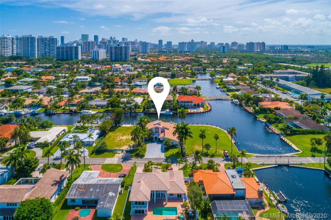 Recently Sold: $1,895,000 (4 beds, 4 baths, 3581 Square Feet)