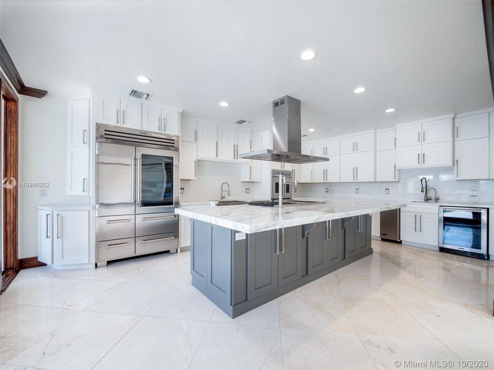 Recently Sold: $1,895,000 (4 beds, 4 baths, 3581 Square Feet)
