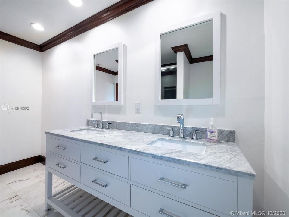 Recently Sold: $1,895,000 (4 beds, 4 baths, 3581 Square Feet)