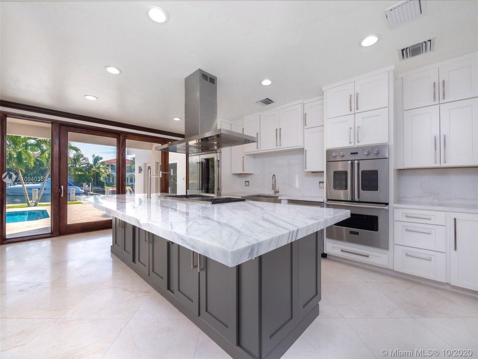 Recently Sold: $1,895,000 (4 beds, 4 baths, 3581 Square Feet)