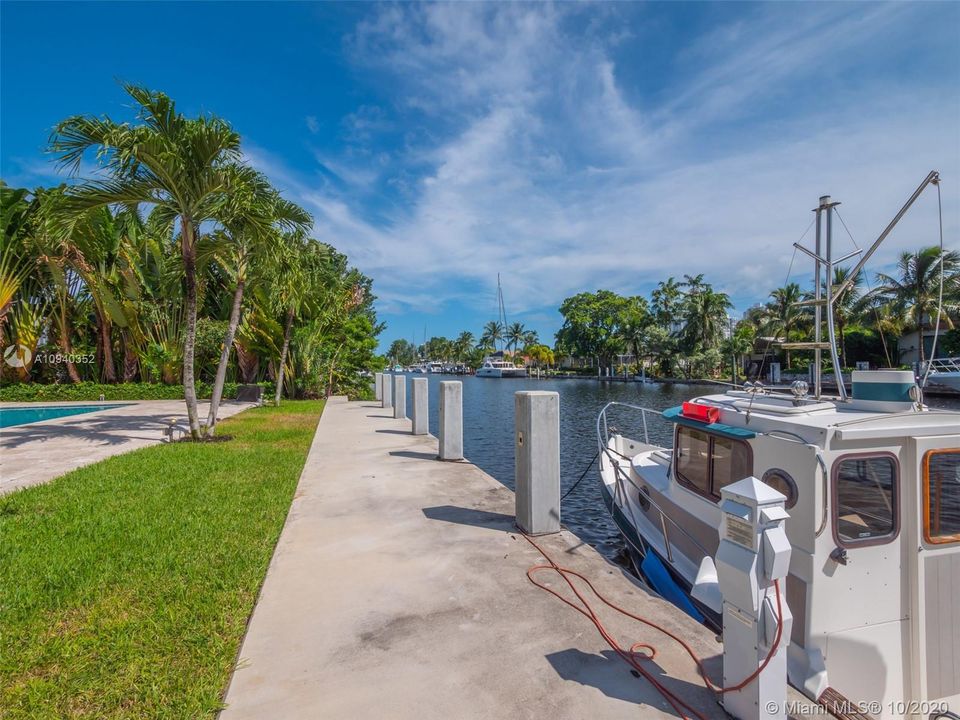 Recently Sold: $1,895,000 (4 beds, 4 baths, 3581 Square Feet)