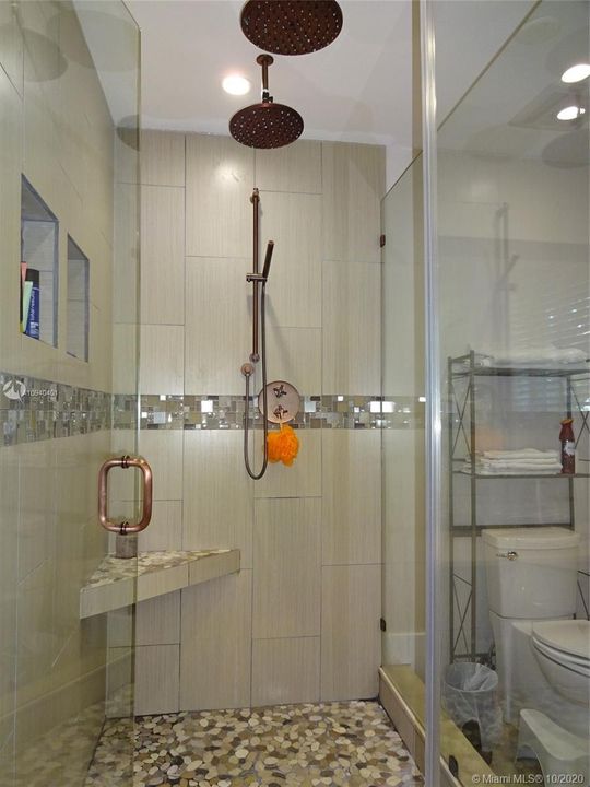 Vendido Recientemente: $538,000 (4 camas, 3 baños, 2152 Pies cuadrados)