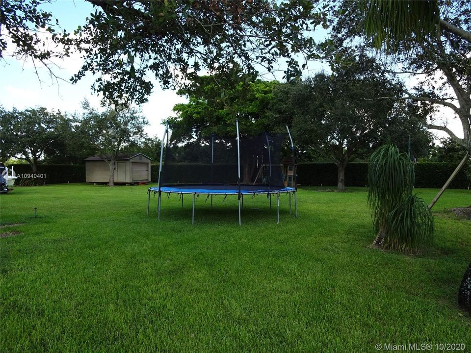 Vendido Recientemente: $538,000 (4 camas, 3 baños, 2152 Pies cuadrados)