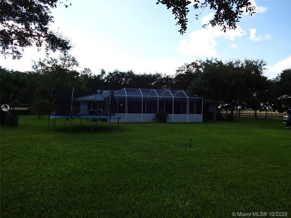 Vendido Recientemente: $538,000 (4 camas, 3 baños, 2152 Pies cuadrados)