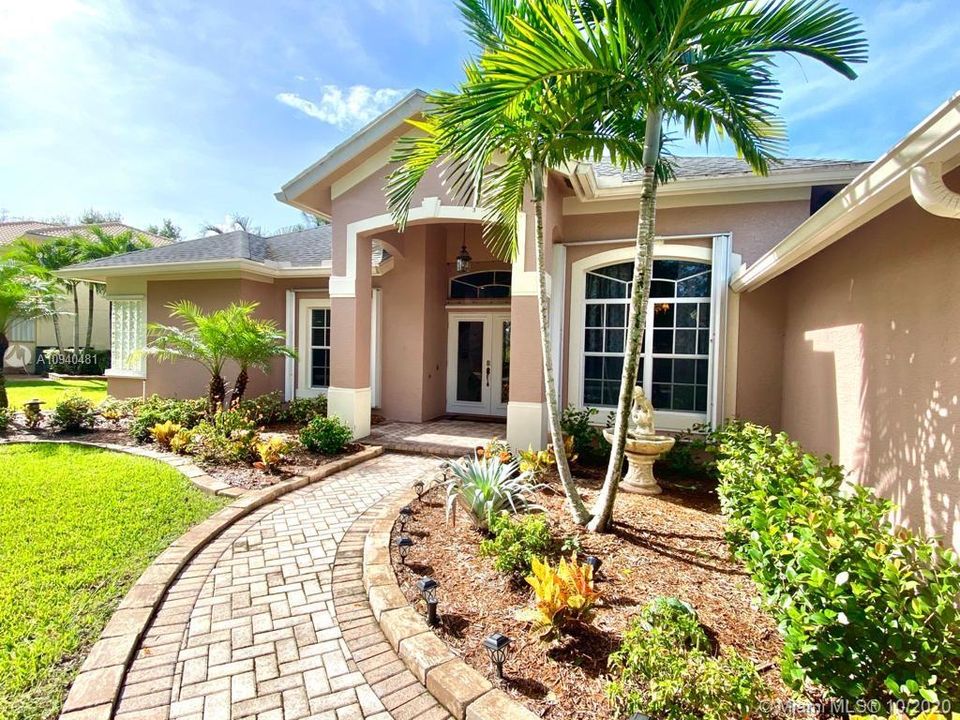 Recently Sold: $485,000 (4 beds, 2 baths, 2200 Square Feet)