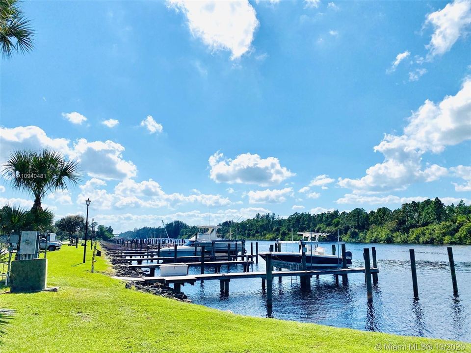 Recently Sold: $485,000 (4 beds, 2 baths, 2200 Square Feet)