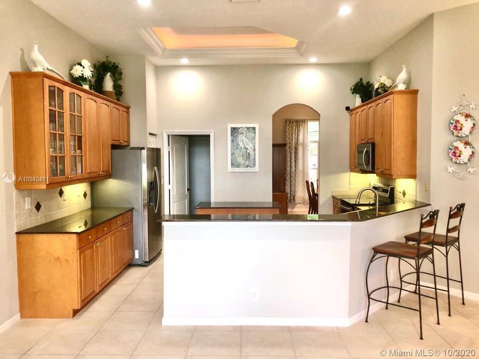 Recently Sold: $485,000 (4 beds, 2 baths, 2200 Square Feet)