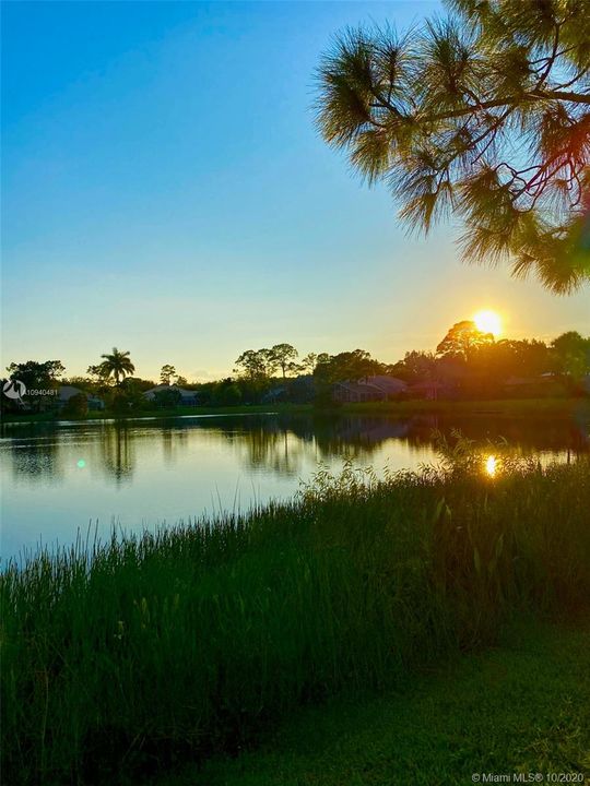 Recently Sold: $485,000 (4 beds, 2 baths, 2200 Square Feet)