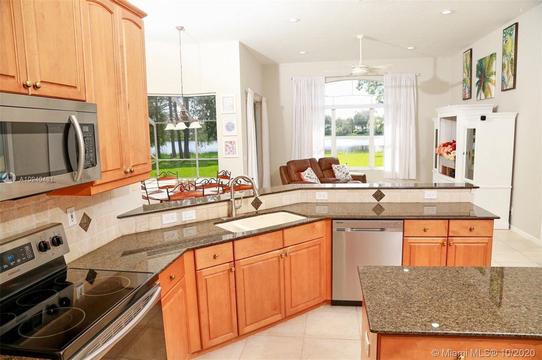 Recently Sold: $485,000 (4 beds, 2 baths, 2200 Square Feet)