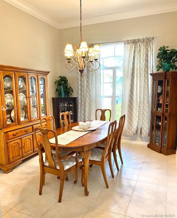 Recently Sold: $485,000 (4 beds, 2 baths, 2200 Square Feet)