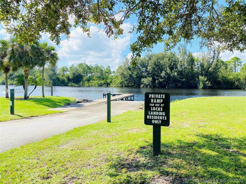 Recently Sold: $485,000 (4 beds, 2 baths, 2200 Square Feet)