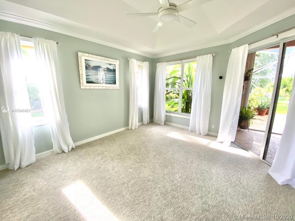 Recently Sold: $485,000 (4 beds, 2 baths, 2200 Square Feet)