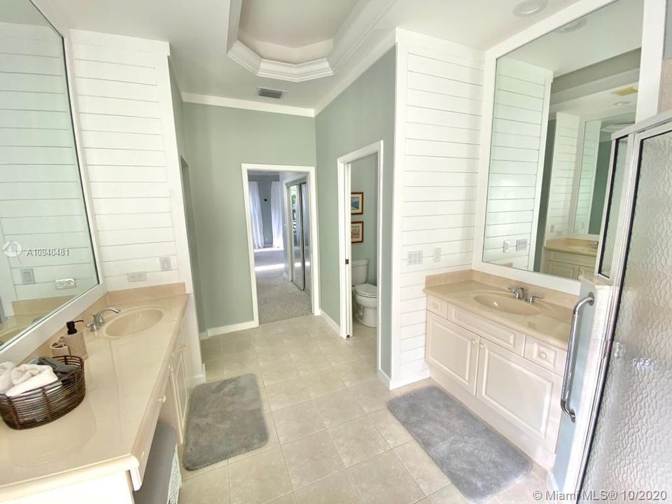 Recently Sold: $485,000 (4 beds, 2 baths, 2200 Square Feet)