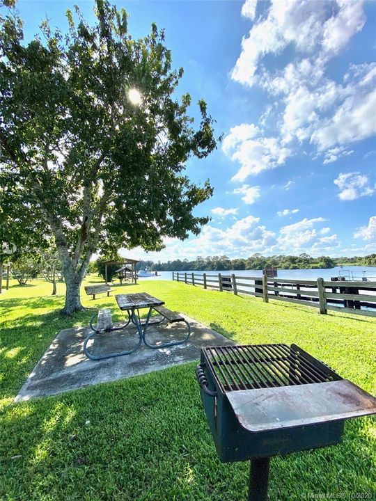 Recently Sold: $485,000 (4 beds, 2 baths, 2200 Square Feet)