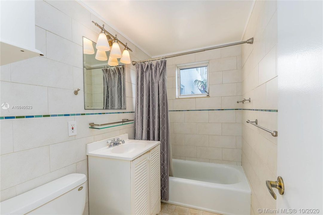 Недавно продано: $195,000 (1 спален, 1 ванн, 750 Квадратных фут)