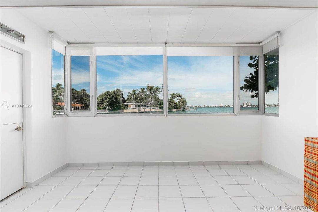 Recently Sold: $195,000 (1 beds, 1 baths, 750 Square Feet)