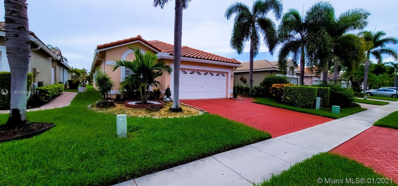 Recently Sold: $349,500 (3 beds, 2 baths, 1720 Square Feet)