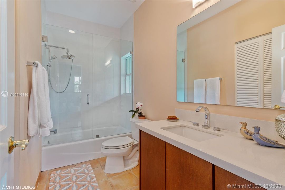 Bathroom for Bedroom Suite