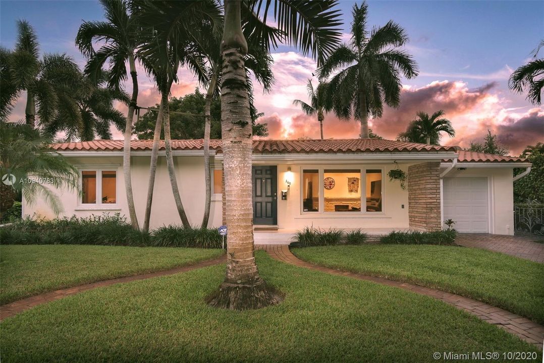 Vendido Recientemente: $625,000 (2 camas, 2 baños, 1620 Pies cuadrados)