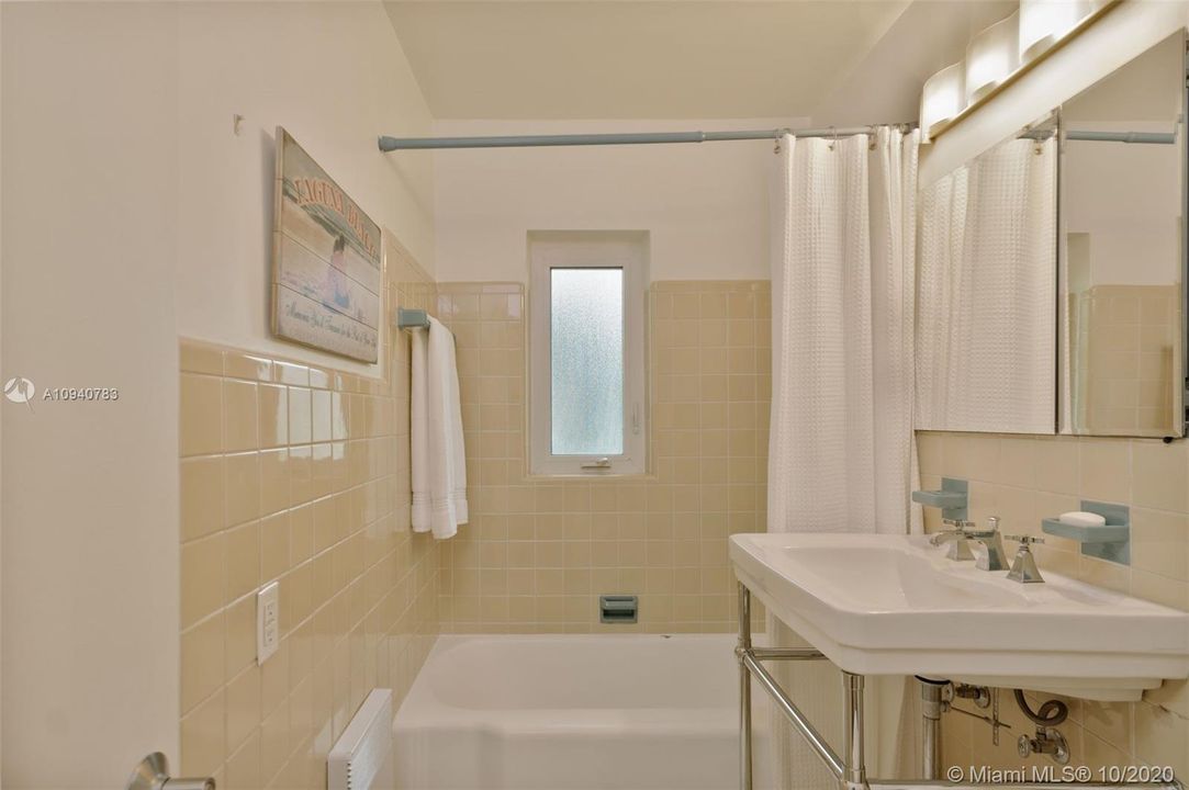 Vendido Recientemente: $625,000 (2 camas, 2 baños, 1620 Pies cuadrados)