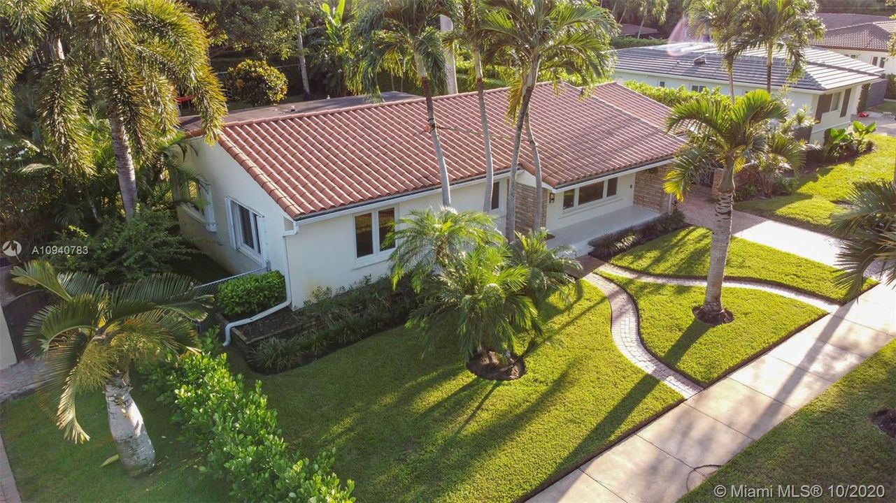Vendido Recientemente: $625,000 (2 camas, 2 baños, 1620 Pies cuadrados)